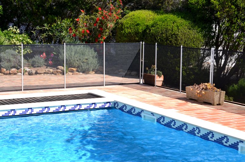 Licensed Pool Fence Contractors